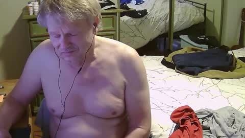 Snapshot of gethyn chatting on February 6, 2025, 9:28 pm Gethyn online show from February 6, 2025, 9:28 pm