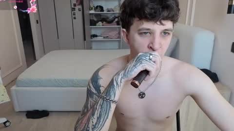 Ester and Ri online show from April 25, 2026, 1:41 pm