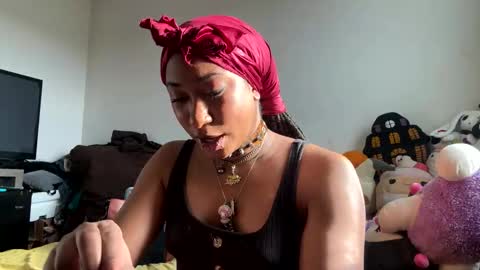 ghastgirlt_t online show from February 12, 2026, 9:43 pm