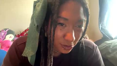 ghastgirlt_t online show from May 19, 2026, 6:36 pm