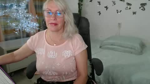 Ghertrudequeen online show from June 19, 2026, 4:17 am