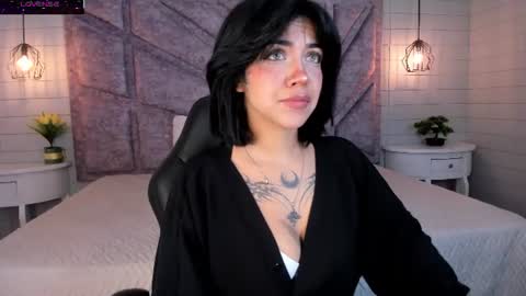 Snapshot of gia_foxy chatting on June 19, 2026, 2:10 pm Gia online show from June 19, 2026, 2:10 pm