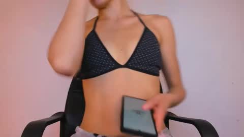 GIA WHITE Independet  online show from September 15, 2025, 2:44 am