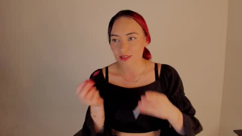 GIA WHITE Independet  online show from March 25, 2026, 5:13 am