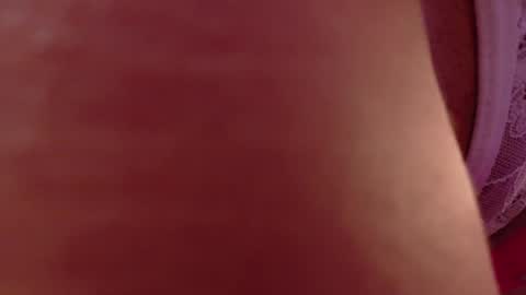 G I A  online show from April 17, 2026, 4:43 pm