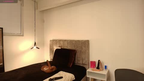 G I A  FOX online show from February 4, 2026, 8:03 pm