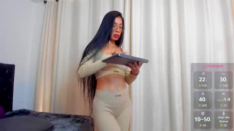 Giana online show from April 30, 2026, 5:08 pm