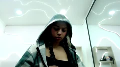 GiannaHott online show from May 5, 2026, 12:24 pm