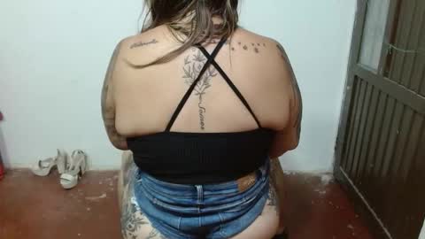 Gianna.. online show from December 14, 2025, 5:07 pm