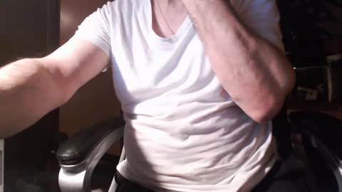 Gianni9000000 online show from February 4, 2025, 8:49 pm