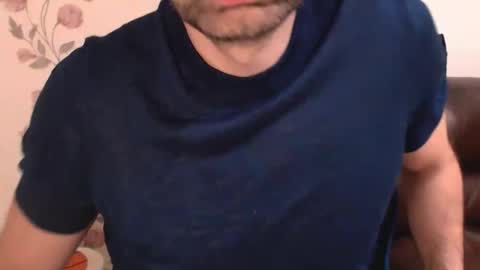 Gianni online show from April 18, 2026, 3:38 pm