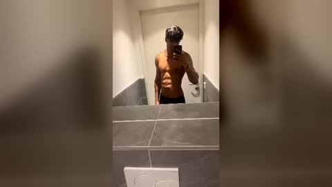 Snapshot of gianosilva chatting on August 2, 2026, 12:42 am gianosilva online show from August 2, 2026, 12:42 am