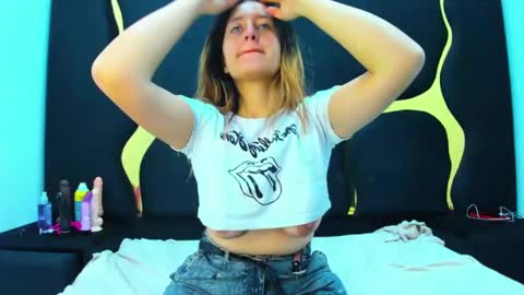 GiaRoussel online show from February 2, 2025, 2:45 pm