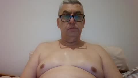 Snapshot of gigi1970 chatting on December 25, 2024, 8:17 pm gigi1970 online show from December 25, 2024, 8:17 pm