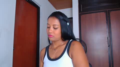 Snapshot of gigimiler8 chatting on March 6, 2025, 8:37 pm Sharlotte online show from March 6, 2025, 8:37 pm