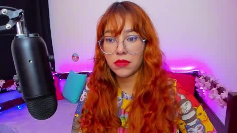 gigimooon online show from September 17, 2025, 2:13 am