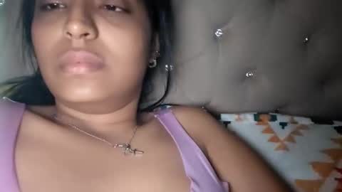 gigixox3 online show from September 22, 2025, 1:35 pm