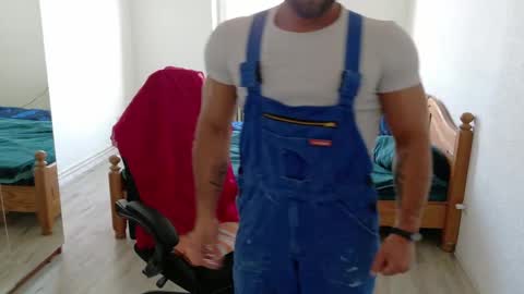 Snapshot of gigollo65 chatting on April 15, 2026, 2:13 pm Moki online show from April 15, 2026, 2:13 pm