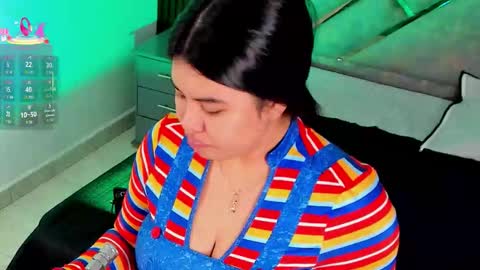 Snapshot of giiabloom chatting on October 8, 2025, 12:03 pm giia online show from October 8, 2025, 12:03 pm