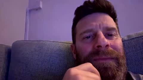 Snapshot of gilbertinio chatting on February 9, 2025, 10:43 pm Gilbert online show from February 9, 2025, 10:43 pm