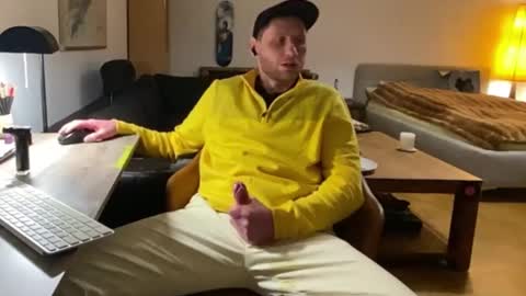 Snapshot of gilbertlachsmann chatting on January 19, 2025, 8:07 am Sebastian online show from January 19, 2025, 8:07 am