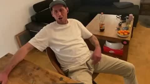 Snapshot of gilbertlachsmann chatting on November 1, 2025, 8:00 pm Sebastian online show from November 1, 2025, 8:00 pm