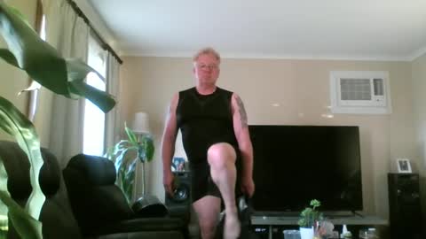 Snapshot of gimmmieoooo chatting on January 16, 2025, 9:05 am gimmmieoooo online show from January 16, 2025, 9:05 am