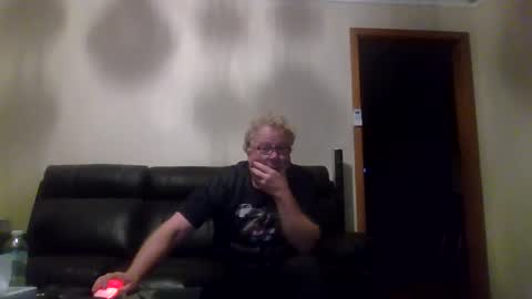 gimmmieoooo online show from April 4, 2026, 11:08 am