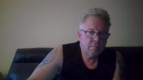 Snapshot of gimmmieoooo chatting on April 28, 2026, 8:41 am gimmmieoooo online show from April 28, 2026, 8:41 am