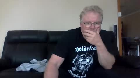 Snapshot of gimmmieoooo chatting on June 7, 2026, 4:38 am gimmmieoooo online show from June 7, 2026, 4:38 am