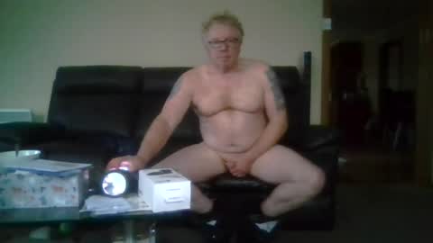 Snapshot of gimmmieoooo chatting on June 30, 2026, 6:25 am gimmmieoooo online show from June 30, 2026, 6:25 am