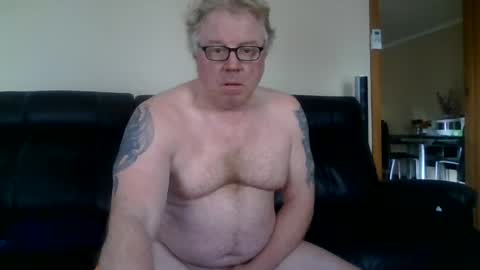 Snapshot of gimmmieoooo chatting on July 16, 2026, 4:07 am gimmmieoooo online show from July 16, 2026, 4:07 am