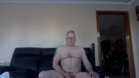 Snapshot of gimmmieoooo chatting on August 1, 2026, 10:08 pm gimmmieoooo online show from August 1, 2026, 10:08 pm