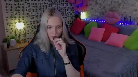 Gina online show from May 10, 2026, 1:11 am
