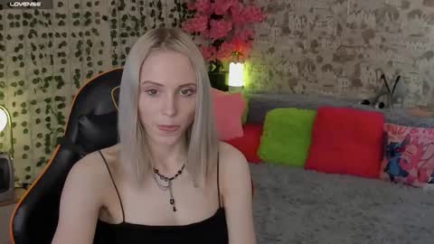 Gina online show from May 22, 2026, 1:35 am