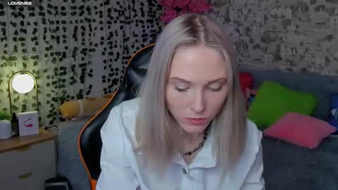 Gina online show from May 26, 2026, 1:23 am
