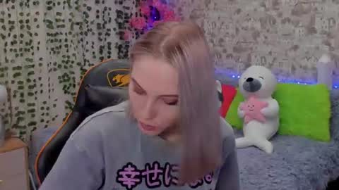 Gina online show from June 26, 2026, 3:00 am