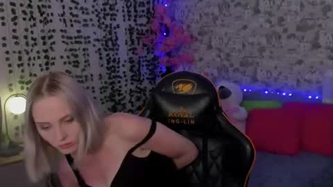 Gina online show from July 8, 2026, 2:16 am