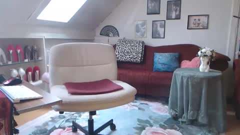 Gina online show from March 14, 2026, 12:43 pm