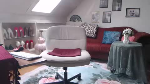 Gina online show from March 15, 2026, 12:55 pm