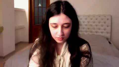 Kate online show from February 16, 2025, 1:38 pm