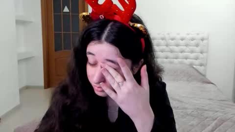 Kate online show from December 14, 2025, 8:52 am