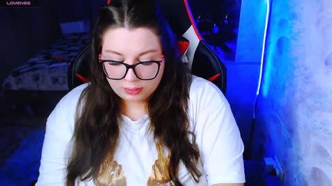 Snapshot of ginger_grayy chatting on December 8, 2024, 7:43 pm Alexa here online show from December 8, 2024, 7:43 pm