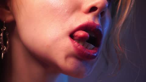        im expecting 350 thumbs up on my altar   online show from January 6, 2025, 1:09 am