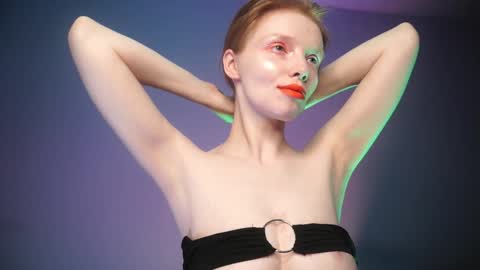        im expecting 350 thumbs up on my altar   online show from January 9, 2025, 1:08 am