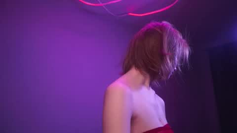        im expecting 350 thumbs up on my altar   online show from September 29, 2025, 10:14 pm