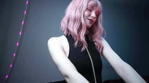 Snapshot of ginger_hugs chatting on February 25, 2026, 10:19 pm im expecting 350 thumbs up on my altar online show from February 25, 2026, 10:19 pm