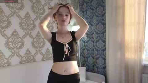 Lina online show from March 22, 2026, 2:09 pm