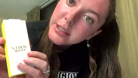 Snapshot of gingerfox777 chatting on December 12, 2024, 5:52 am gingerfox777 online show from December 12, 2024, 5:52 am