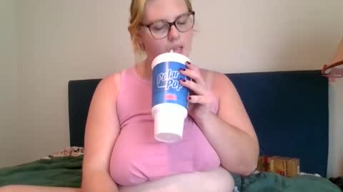 gingersnnapppp online show from May 13, 2026, 3:42 pm